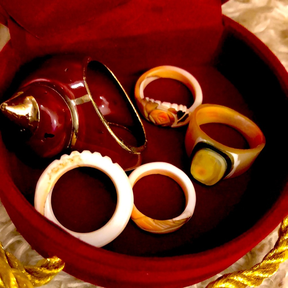 Gorgeous set of shell rings